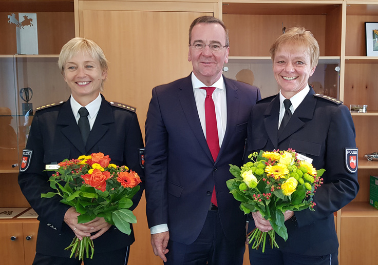 Leiterin der Polizeiinspektion Osnabrück, Andrea Menke, Innenminister Boris Pistorius, Leiterin der Polizeiinspektion Emsland/Grafschaft Bentheim, Nicola Simon