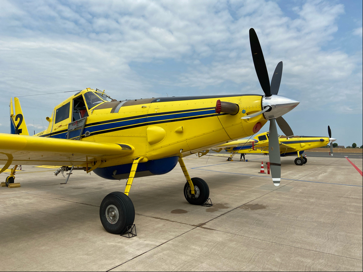 Löschflugzeug linke Seite