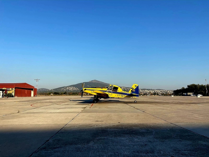 Löschflugzeug auf dem Flughafen Tatoi/Griechenland