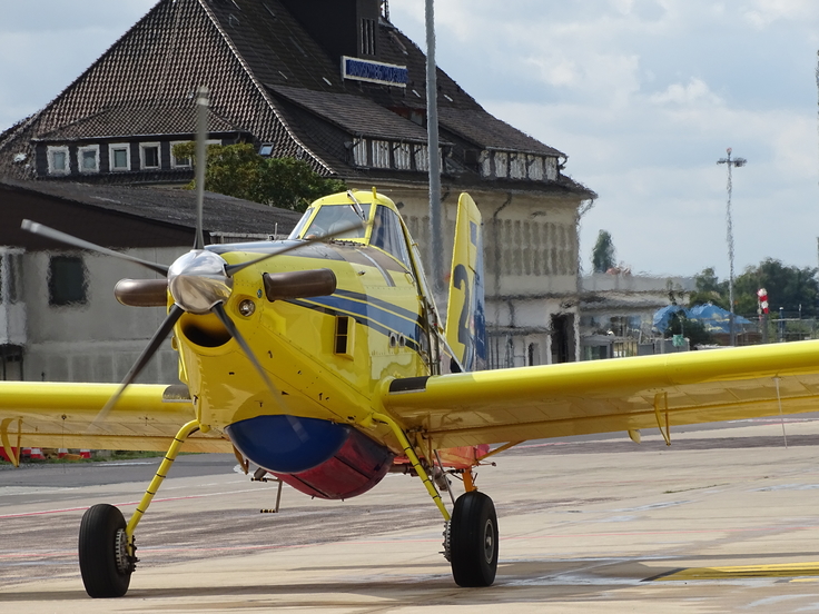 Löschflugzeug auf dem Flughafen in Braunschweig