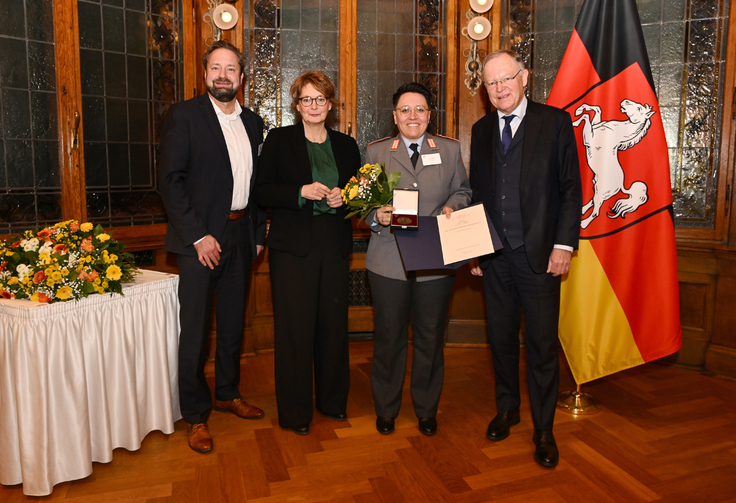 Niedersächsische Sportmedaille in vier Kategorien verliehen: Ministerpräsident Weil und Sportministerin Behrens vergeben höchste sportliche Auszeichnung des Landes