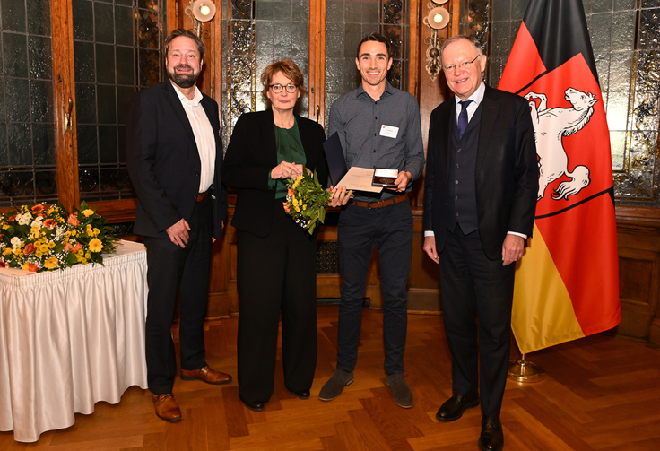 Niedersächsische Sportmedaille in vier Kategorien verliehen: Ministerpräsident Weil und Sportministerin Behrens vergeben höchste sportliche Auszeichnung des Landes